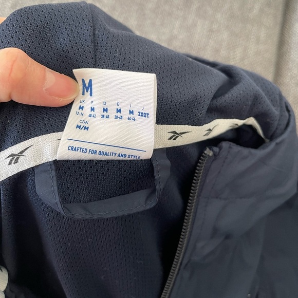 Super cute classic windbreaker Reebok - Picture 10 of 12